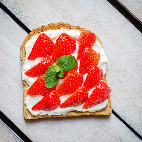 strawberry cream cheese toast