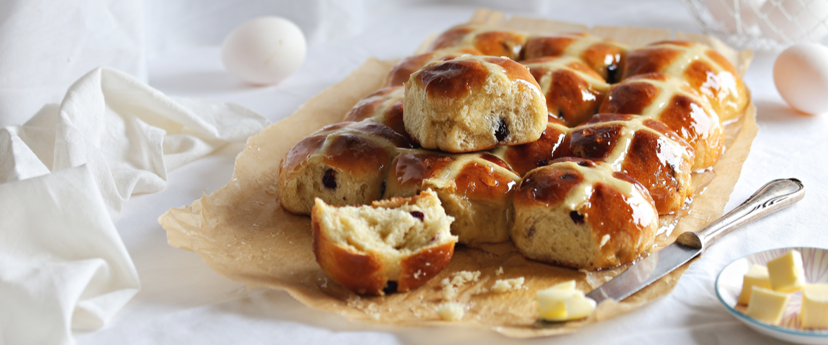 Easter_recipes_hot_cross_buns_resized