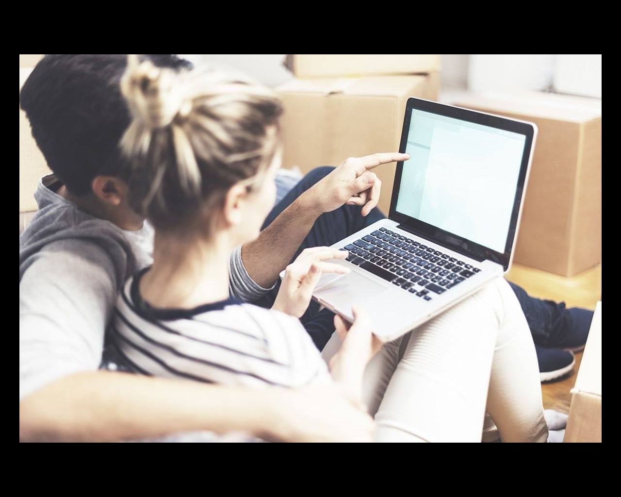 couple on laptop